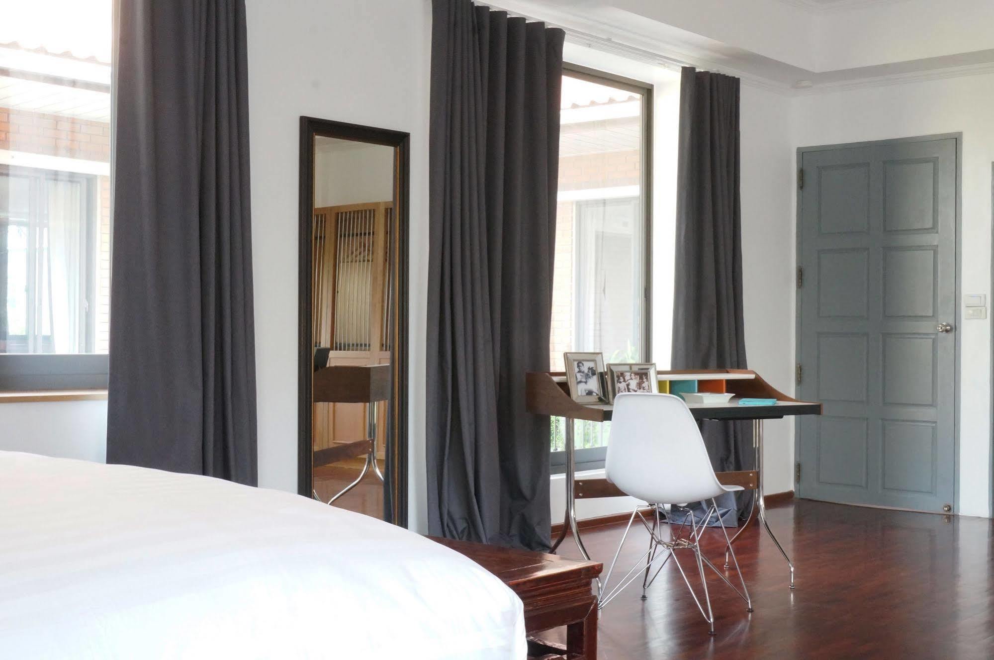 The Twelve Hotel Bangkok Exterior photo