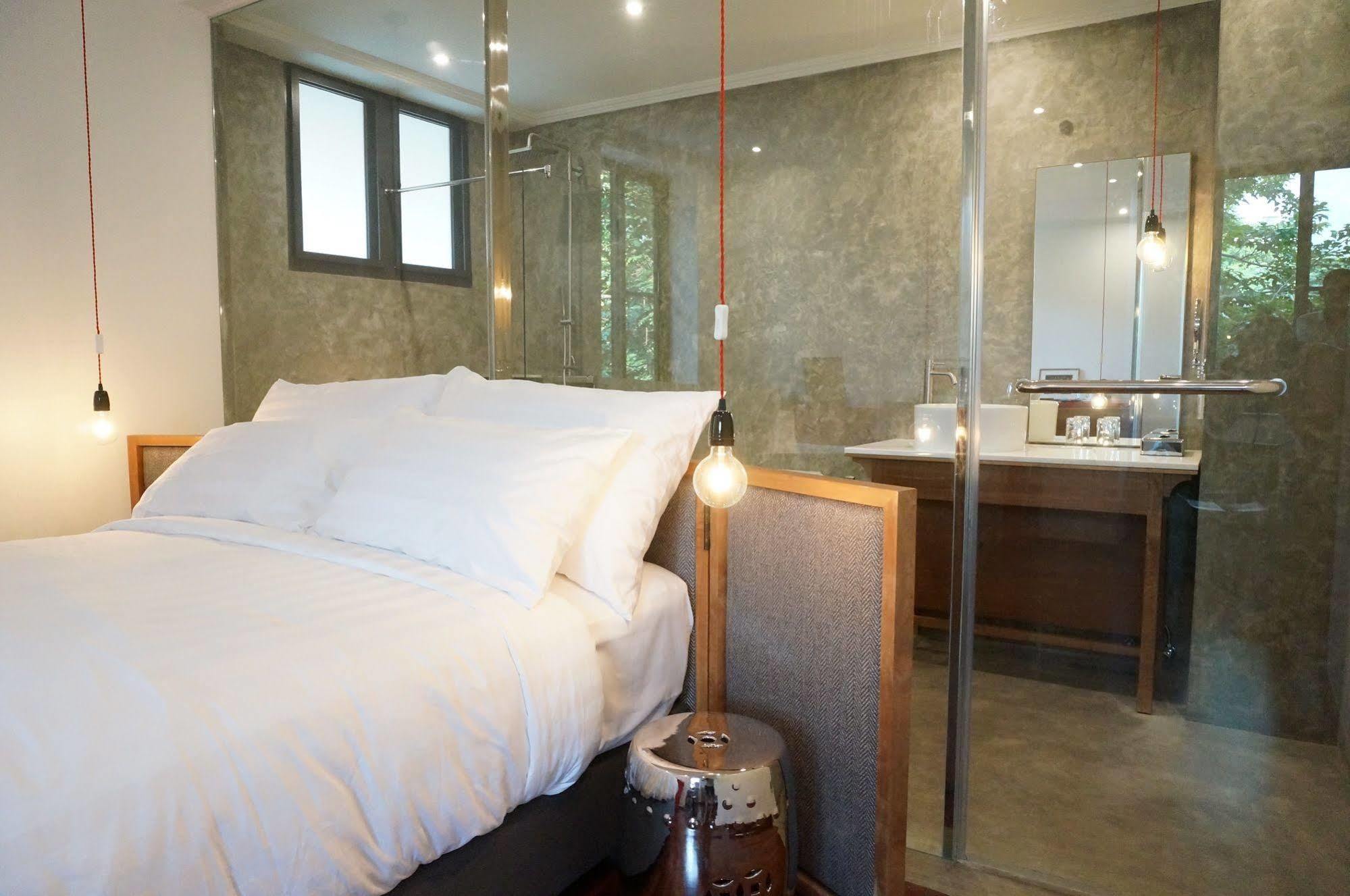The Twelve Hotel Bangkok Exterior photo